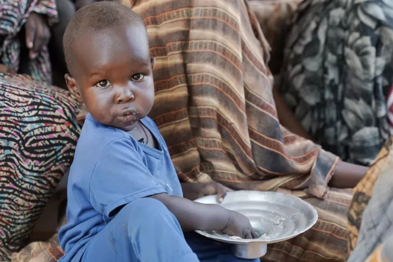 يحتاج 33.7 مليون سوداني إلى مساعدات إنسانية، نصفهم من الأطفال