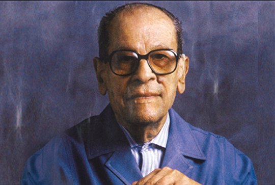 الاديب نجيب محفوظ