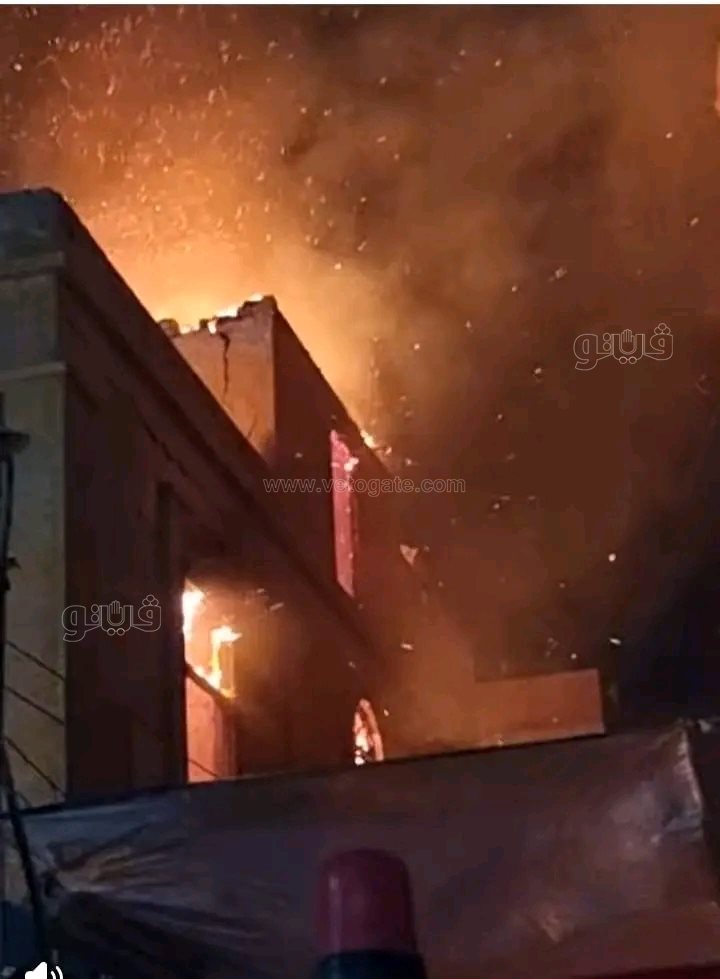 حريق هائل يلتهم منزلًا مهجورًا،فيتو
