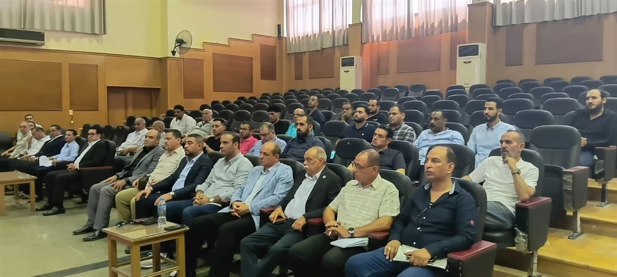 نائب محافظ الدقهلية ورئيس جامعة المنصورة الأهلية يلتقيان مستثمري جمصة