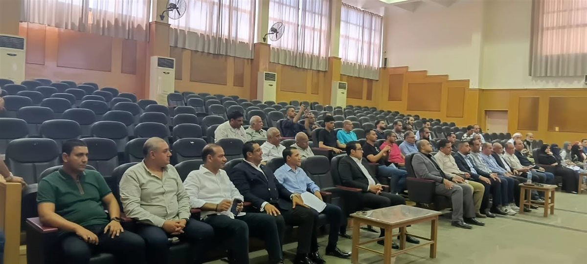 نائب محافظ الدقهلية ورئيس جامعة المنصورة الأهلية يلتقيان مستثمري جمصة