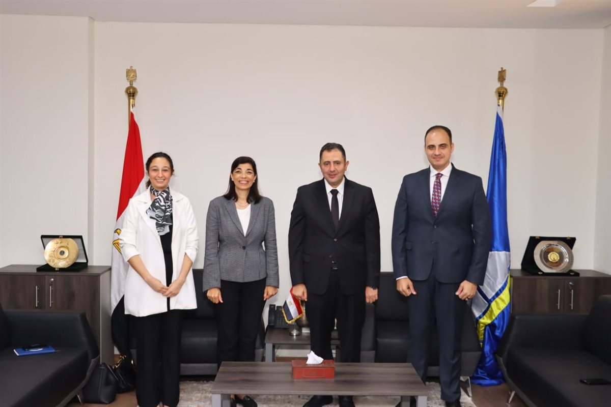 محافظ دمياط يستقبل المدير التنفيذي لصندوق مساعدة ضحايا الاتجار بالبشر