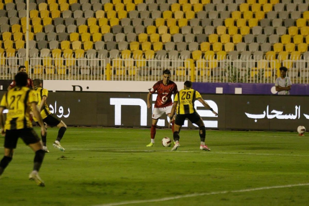 مباراة الأهلي والمقاولون العرب&nbsp;