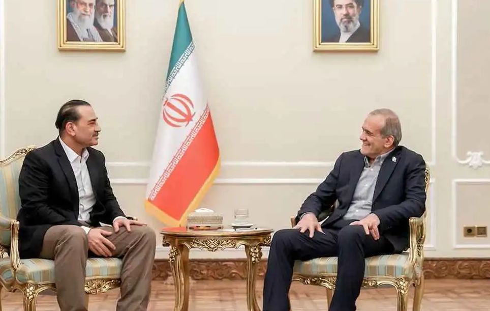 الرئيس الإيراني ورئيس أركان القوات المسلحة الباكستانية، فيتو