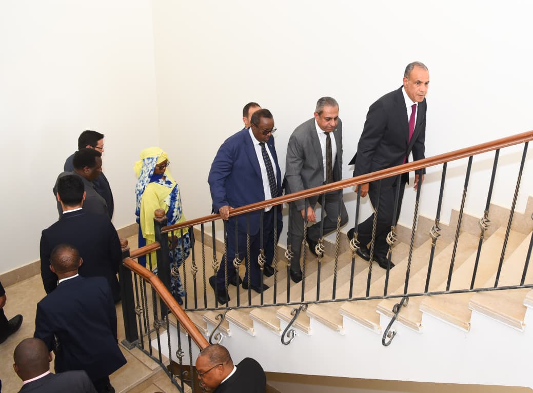 وزير الخارجية يصطحب السفراء الأفارقة في جولة بالعاصمة الجديدة