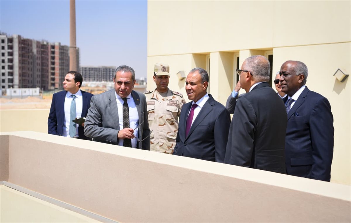 وزير الخارجية يصطحب السفراء الأفارقة في جولة بالعاصمة الجديدة