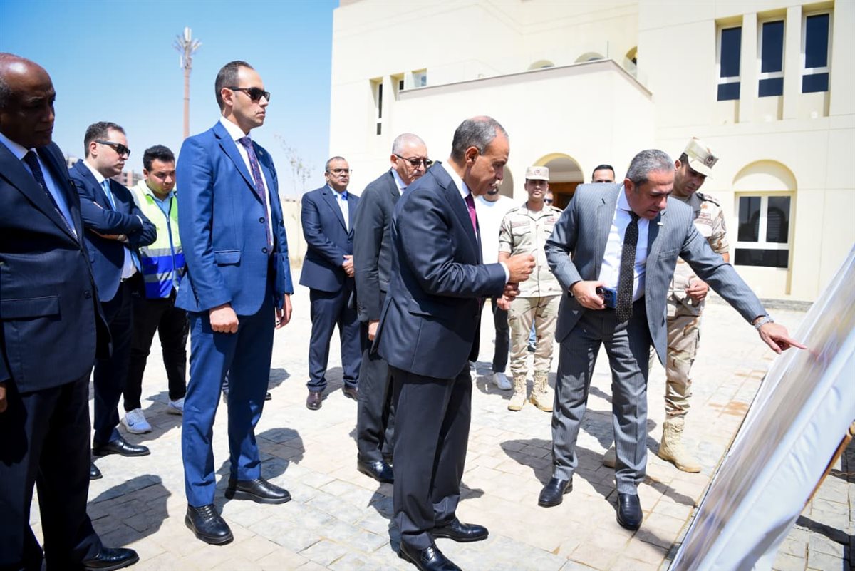 وزير الخارجية يصطحب السفراء الأفارقة في جولة بالعاصمة الجديدة
