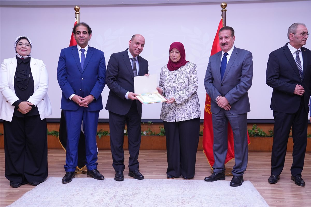 تكريم المتدربين بمركز التدريب المهني في مهنتي التفصيل والخياطة