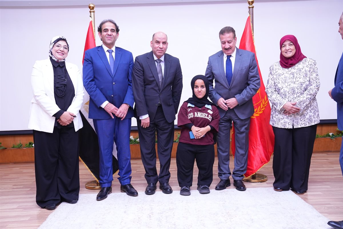 تكريم المتدربين بمركز التدريب المهني في مهنتي التفصيل والخياطة