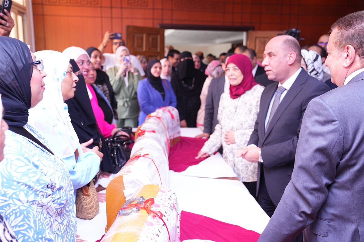 تكريم المتدربين بمركز التدريب المهني في مهنتي التفصيل والخياطة