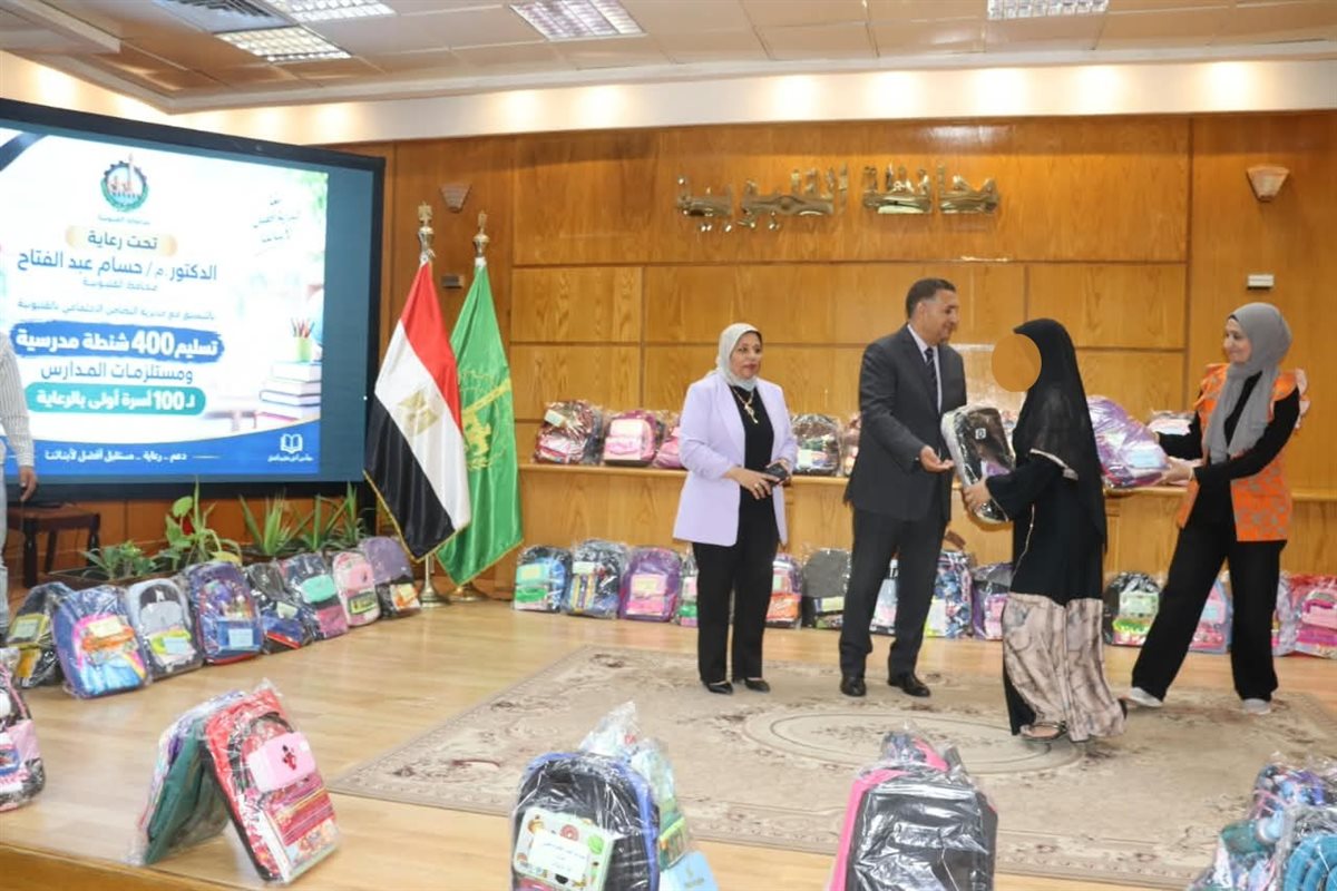 محافظ القليوبية خلال اللقاء،فيتو