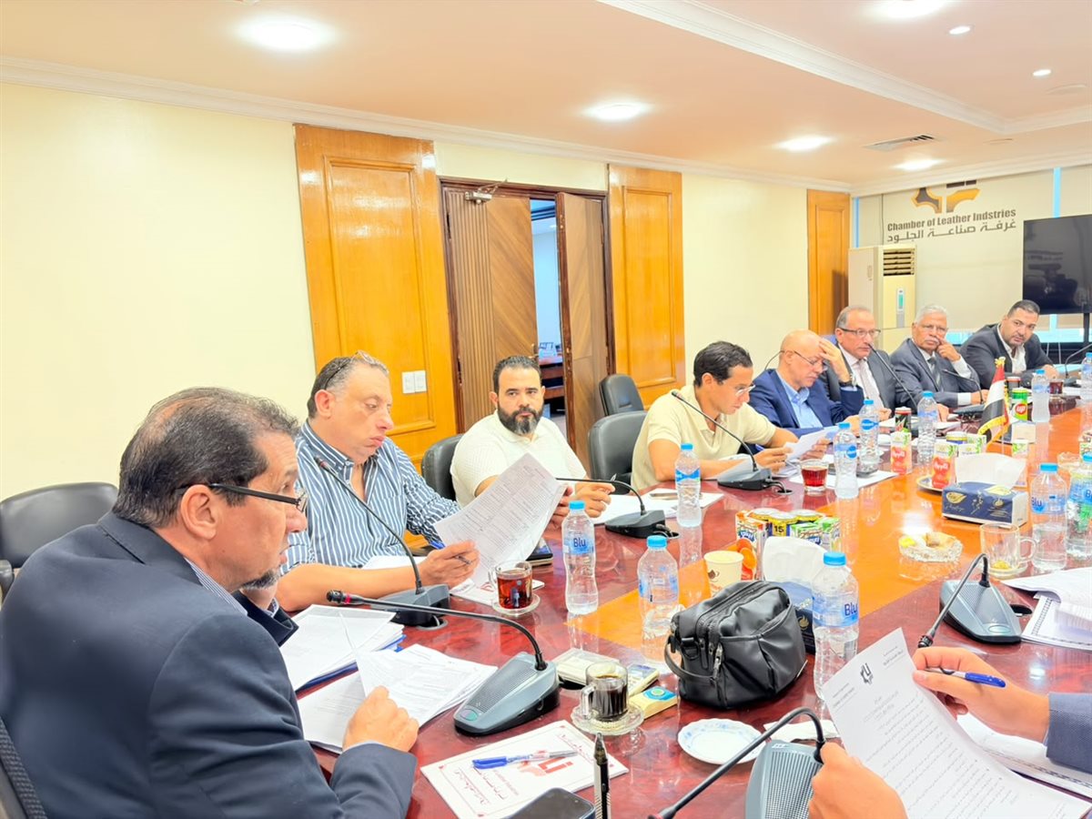 صناعة الجلود تنفذ منحة تدريبية لتأهيل جيل جديد من مصممي الأحذية