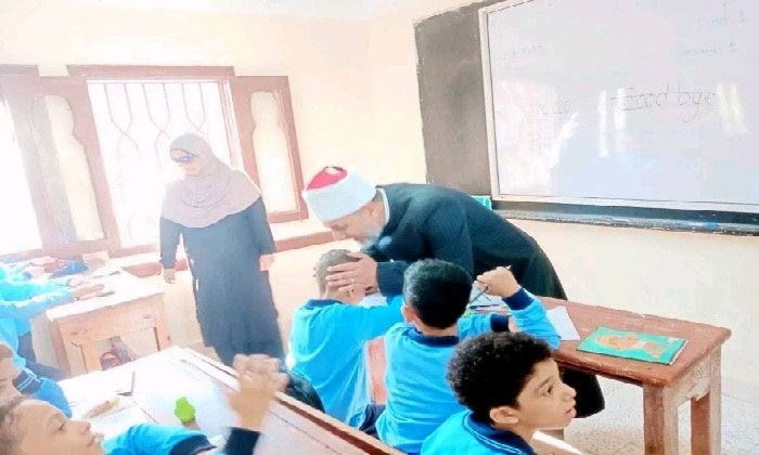 قبلات على رؤوس الطلاب،فيتو