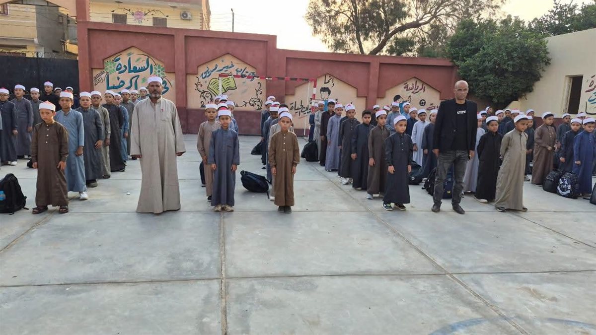 جانب من مراسم استقبال الطلاب،فيتو