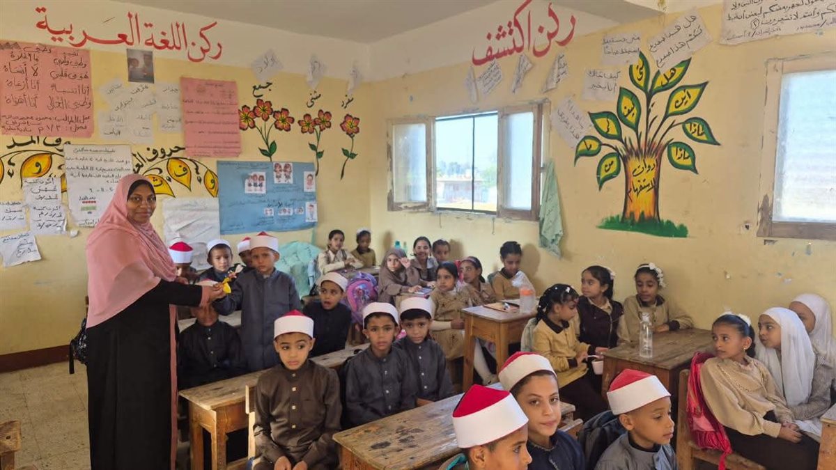 جانب من مراسم استقبال الطلاب،فيتو