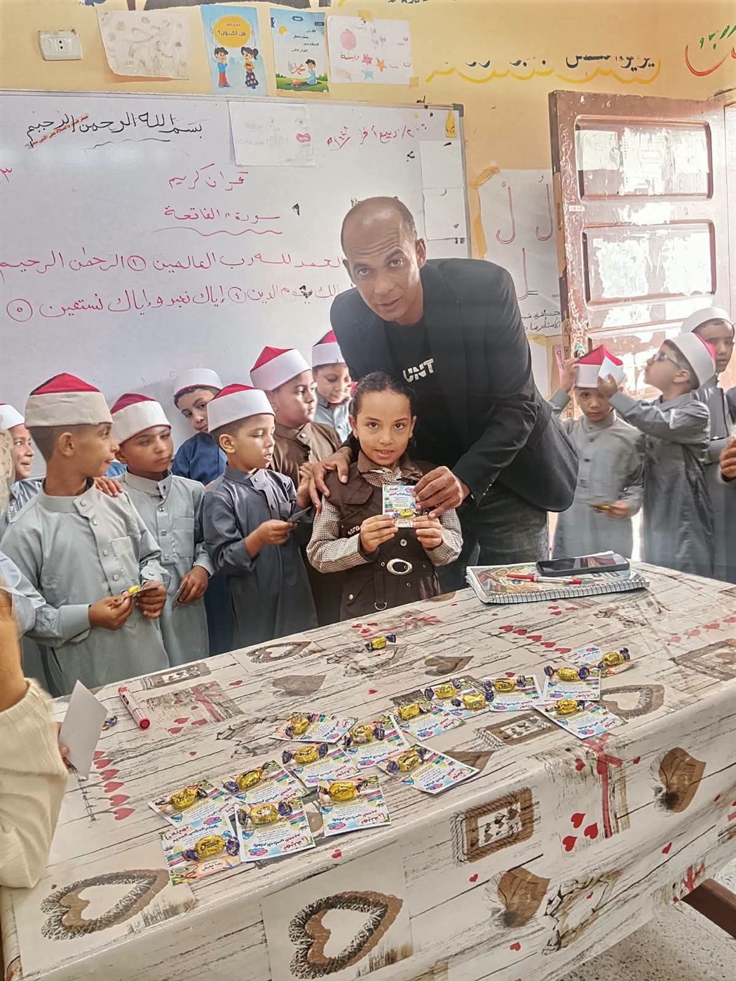 جانب من مراسم استقبال الطلاب،فيتو
