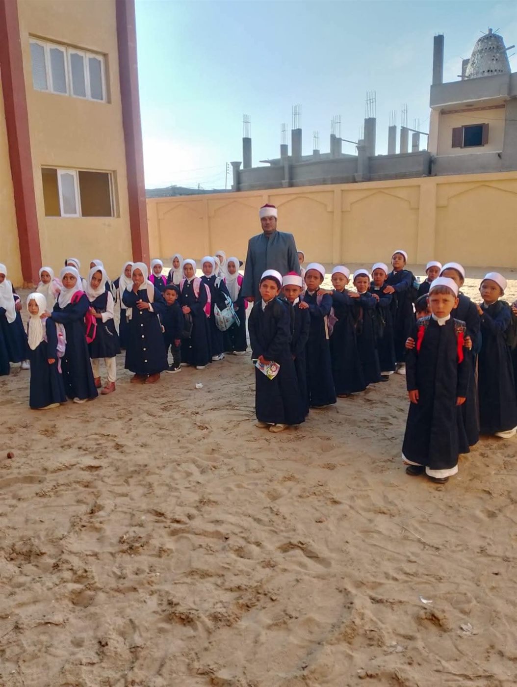 جانب من مراسم استقبال الطلاب،فيتو