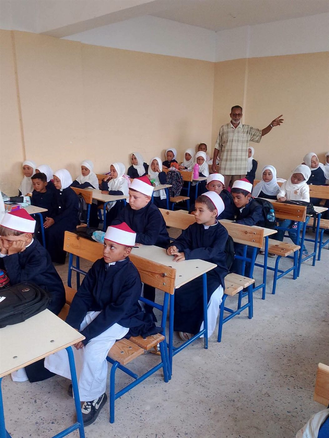 جانب من مراسم استقبال الطلاب،فيتو