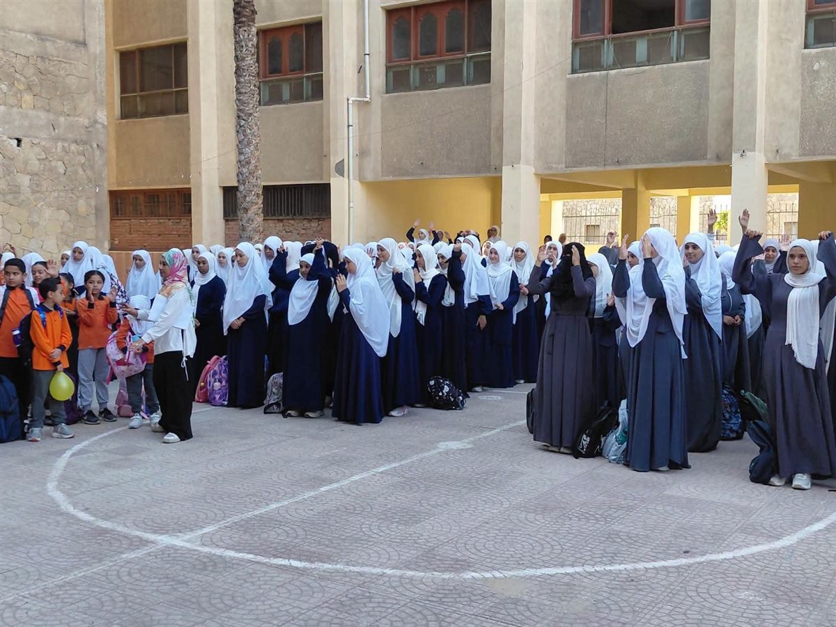 جانب من مراسم استقبال الطلاب،فيتو
