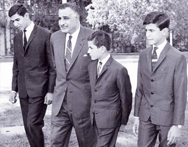 عبد الناصر وابنائه خالد وعبد الحكيم وعبد الحميد&nbsp;