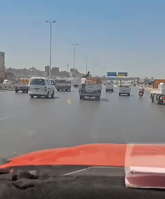الأجهزة الأمنية تفحص فيديو متداولًا بشأن مزاعم سرقة سيارة نقل على الطريق الدائري