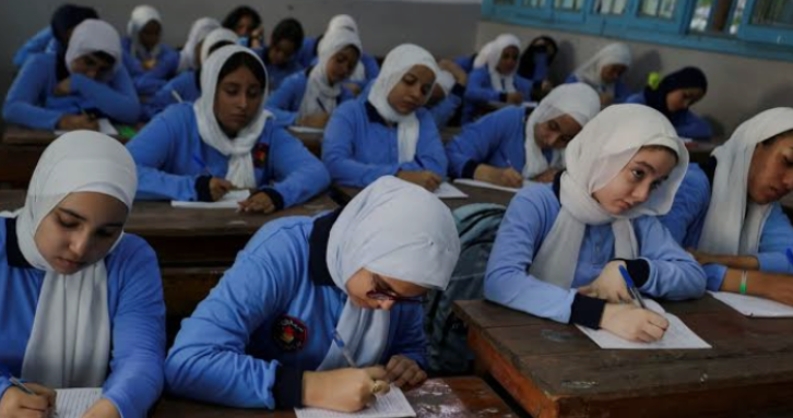 الحضور الإجباري للطلاب