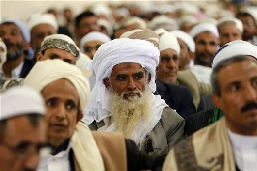 الحوثيون يدينون بالمذهب الزيدي وليس الإثنى عشري السائد في إيران