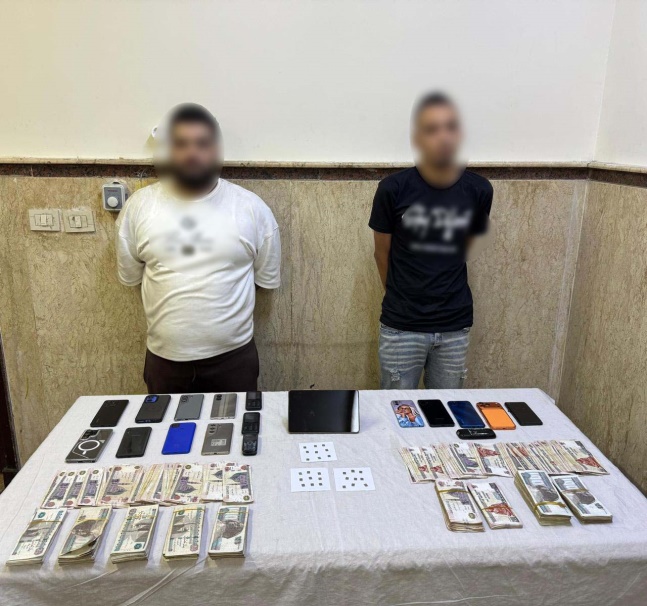 رصيدك يتحول إلى فخ.. 27 شريحة و16 هاتفًا تكشف قصة شبكة نصب عبر تطبيقات التقسيط