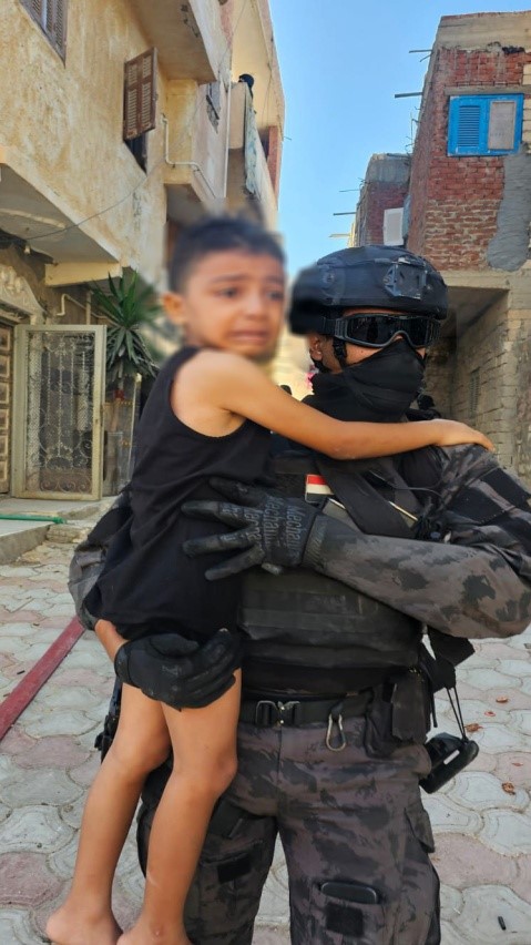 مصرع عنصر جنائي شديد الخطورة بمطروح وتحرير أسرته بعد تبادل إطلاق النيران مع الشرطة