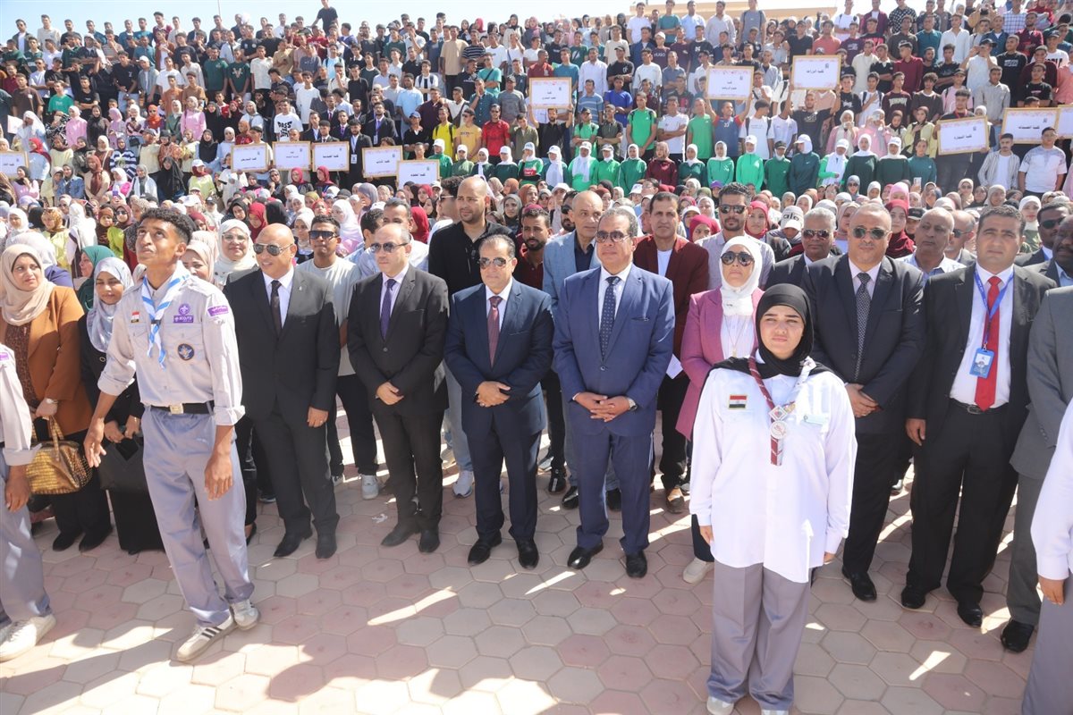 رئيس جامعة قنا يشهد مراسم تحية العلم في مستهل العام الجامعي الجديد