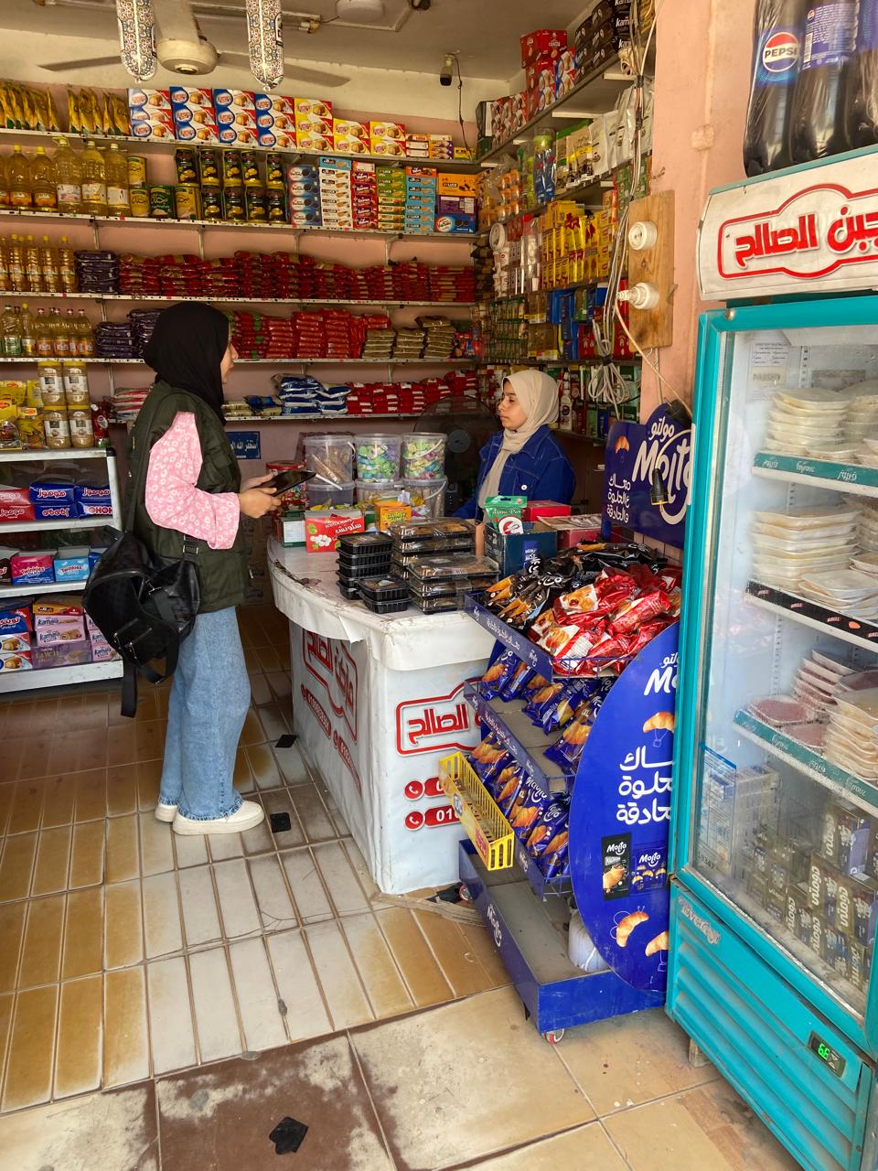 جانب من استطلاع آراء المواطنين حول الخدمات،فيتو