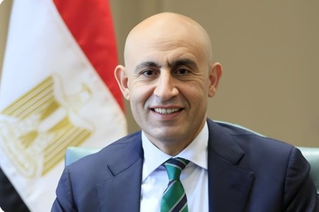 قرار وزير التعليم بشأن تصوير الطالب لمعلمه