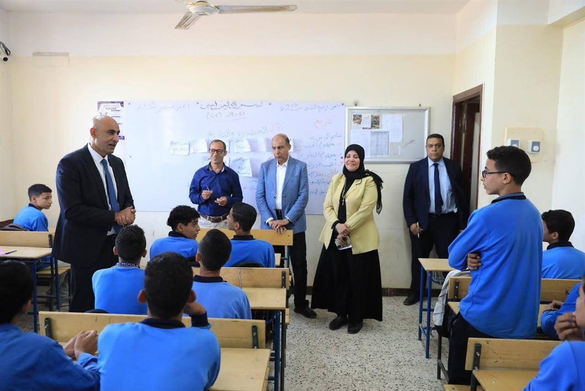 وزير التعليم ومحافظ المنيا يتفقدان مدارس المحافظة لمتابعة انتظام الدراسة