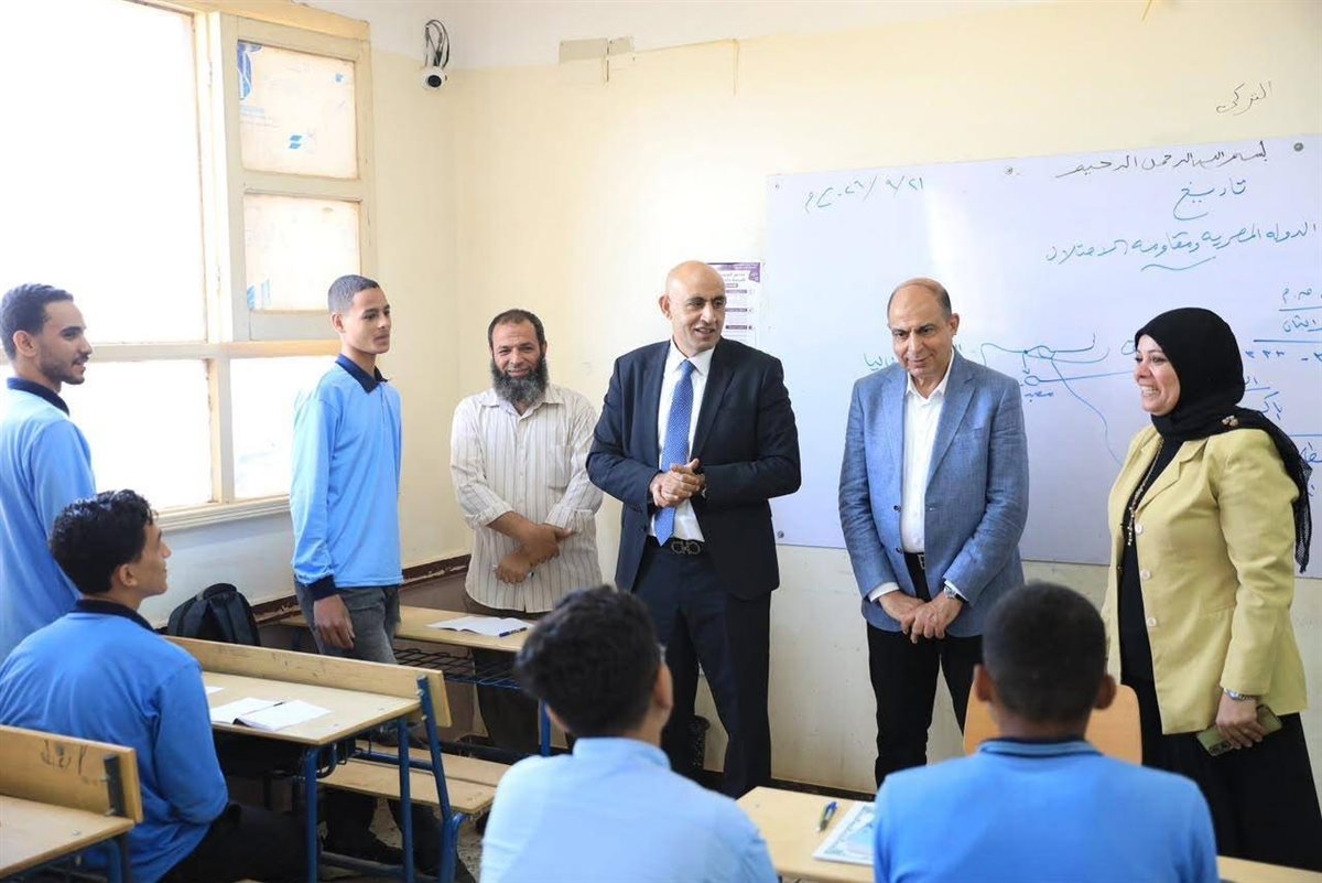 وزير التعليم ومحافظ المنيا يتفقدان مدارس المحافظة لمتابعة انتظام الدراسة