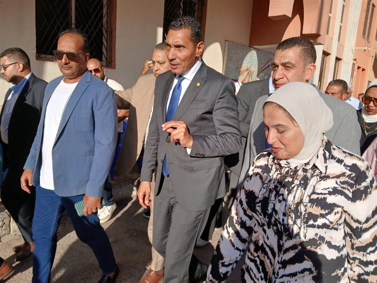 جوهر نبيل يتفقد مركز شباب سموحة