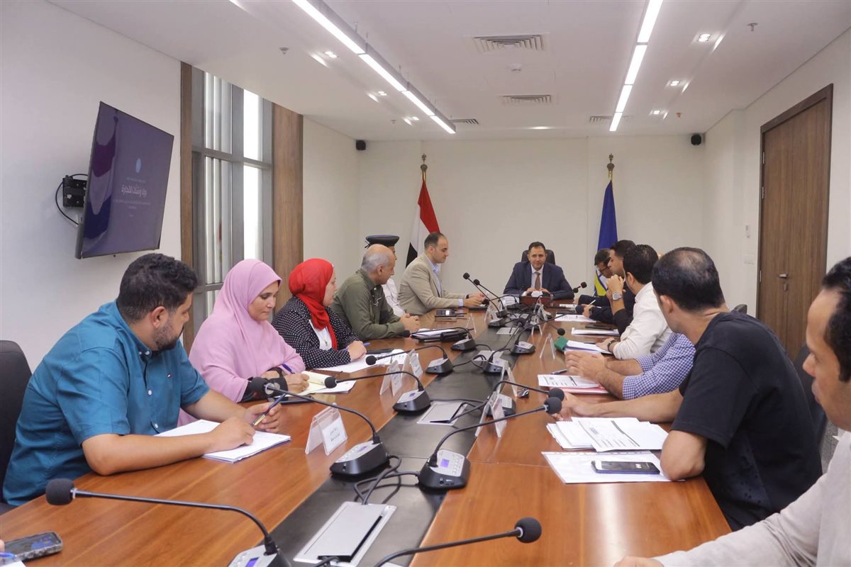 محافظ دمياط يترأس اجتماعا موسعا لمتابعة خطة الصيانة ورفع كفاءة بوابات راس البر