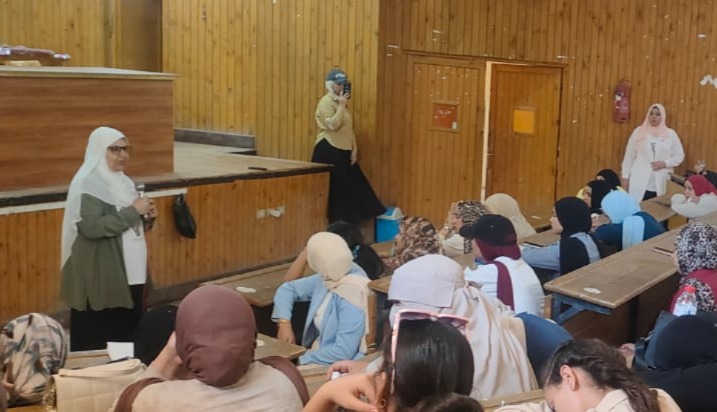 ندوة توعوية بمعهد الخدمة الاجتماعية بقنا
