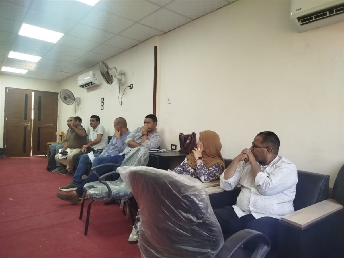 العلاج الحر بصحة قنا يناقش تعزيز الرقابة على المنشآت الخاصة