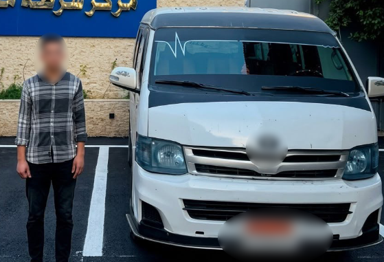 خلاف على ثمن الميكروباص يتحول إلى سرقة.. فيديو على السوشيال يكشف القصة في ملوي