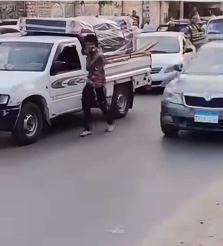 مشاجرة بالأسلحة البيضاء في الهرم توقف حركة السيارات