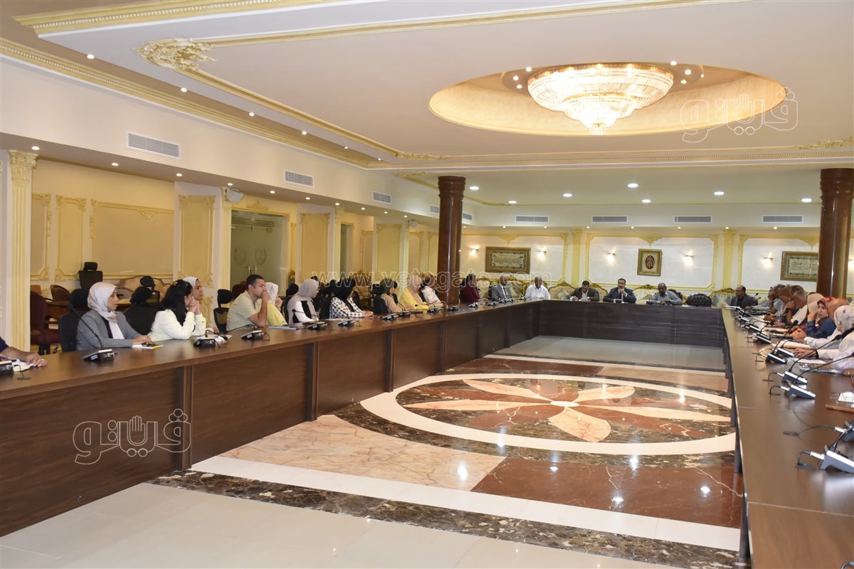 اجتماع محافظ بورسعيد مع الأجهزة التنفيذية&nbsp;