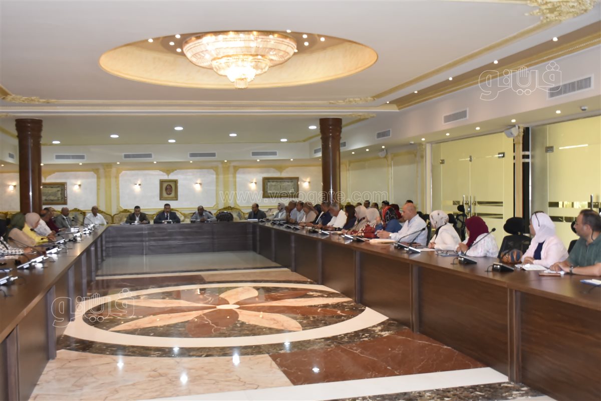 اجتماع محافظ بورسعيد مع الأجهزة التنفيذية&nbsp;