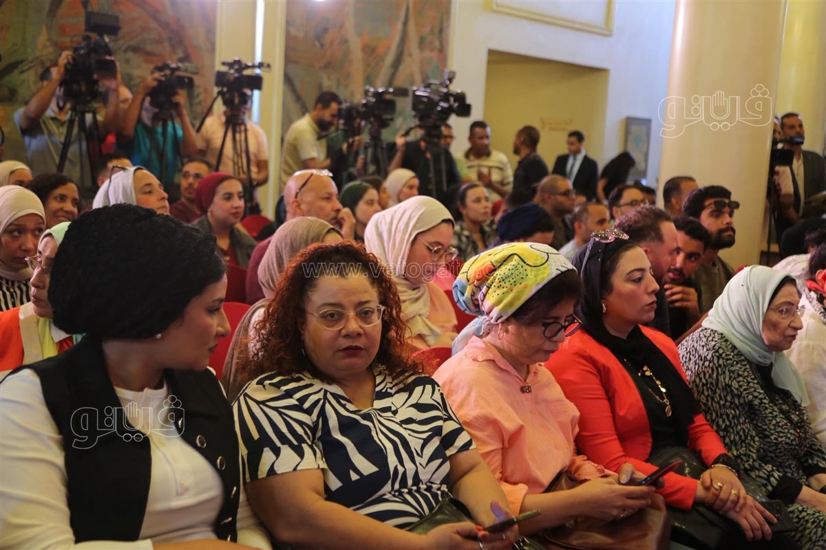 مهرجان الموسيقى العربية يفتتح فعاليات دورته الـ34 بليلة هاني شاكر (فيديو وصور)
