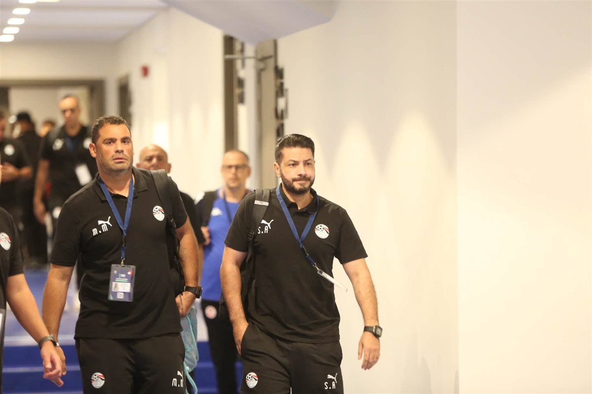 وصول لاعبي منتخب الشباب لملعب قناة السويس استعدادا لمواجهة تونس (صور)