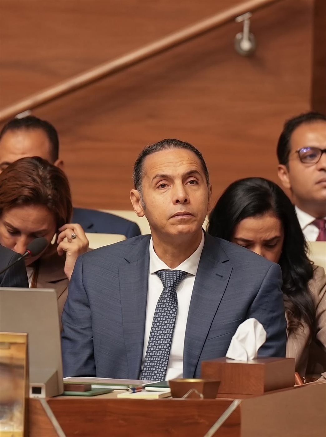 إسلام عزام يستعرض جهود الرقابة المالية في تمكين وحماية المرأة أمام مجلس سيدات الأعمال العرب