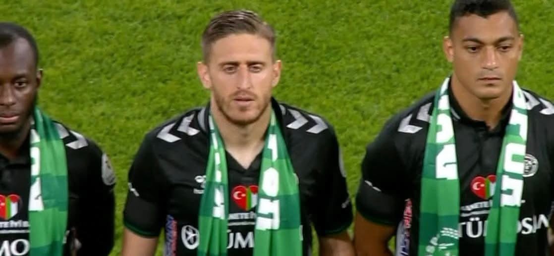 مصطفى محمد بقميص يحمل علم فلسطين، قونيا سبور يخصص مباراته أمام «الفدائي» لدعم غزة (صور)