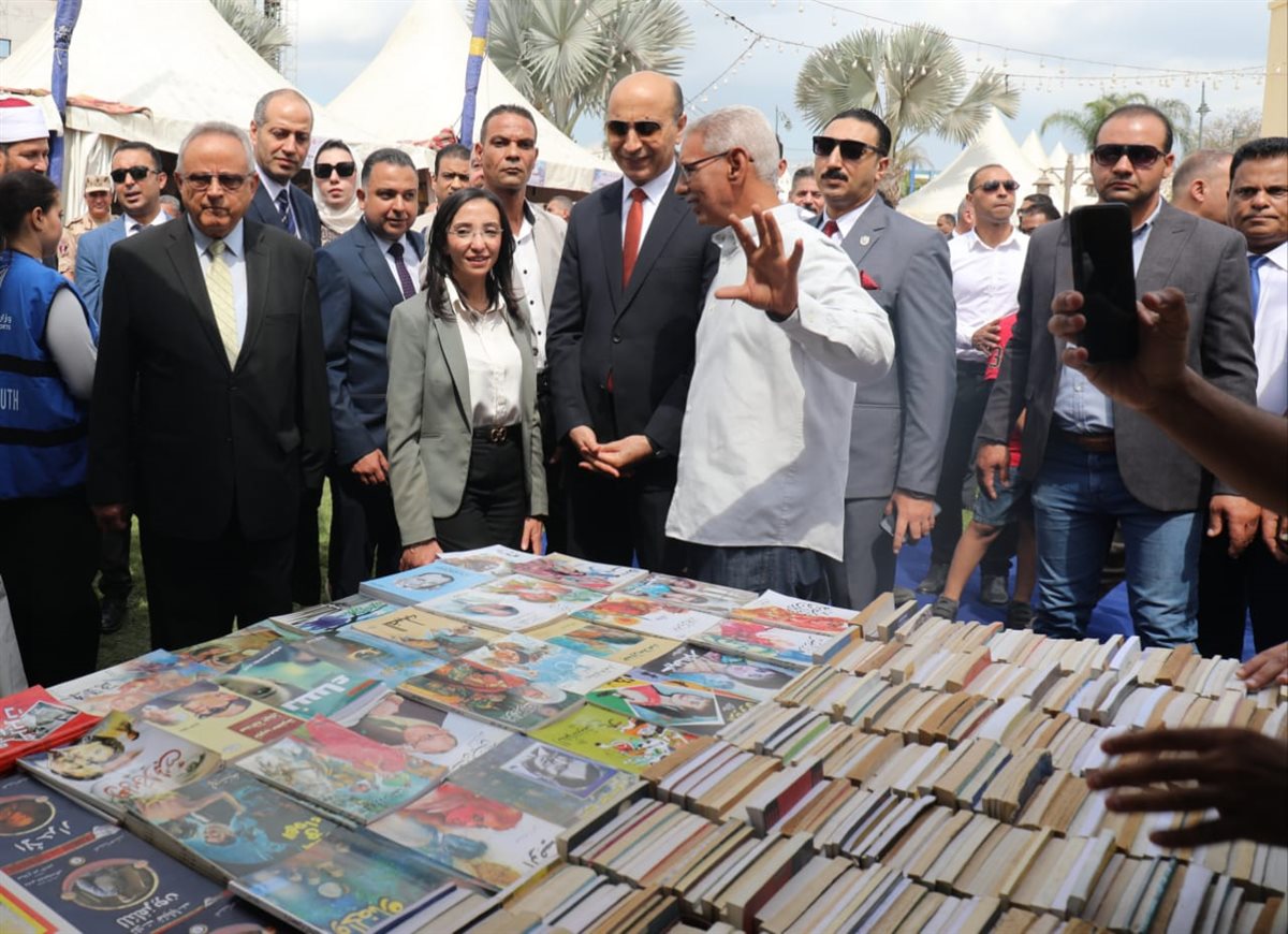 افتتاح الدورة التاسعة لمعرض دمنهور للكتاب بمشاركة 25 دار نشر (صور)