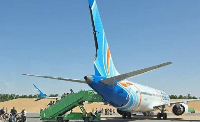 تضرر طائرة فلاي دبي قبل هبوطها بمطار تبوك