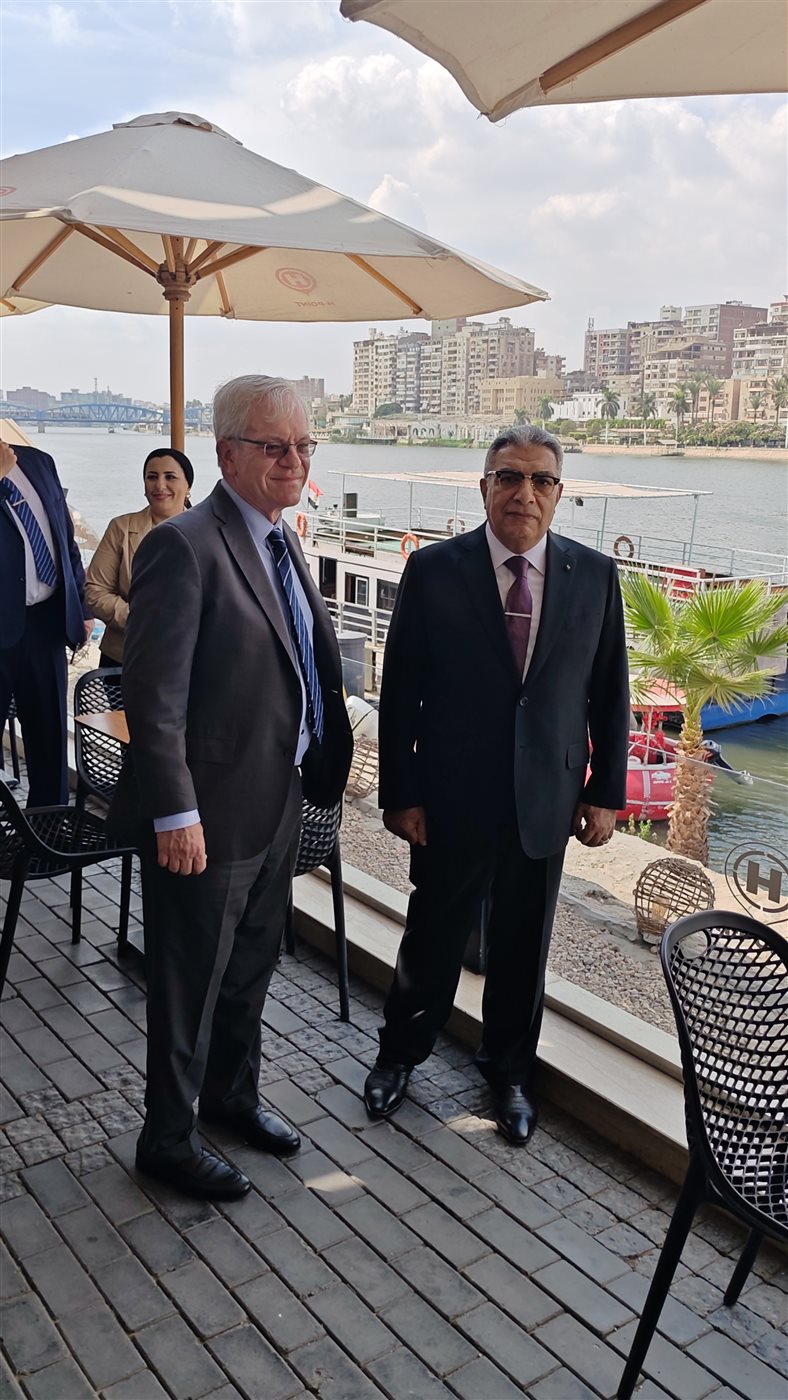 محافظ الدقهلية والسفير الأمريكي يتفقدان معرض "250 عاما من تاريخ الولايات المتحدة" بالمنصورة