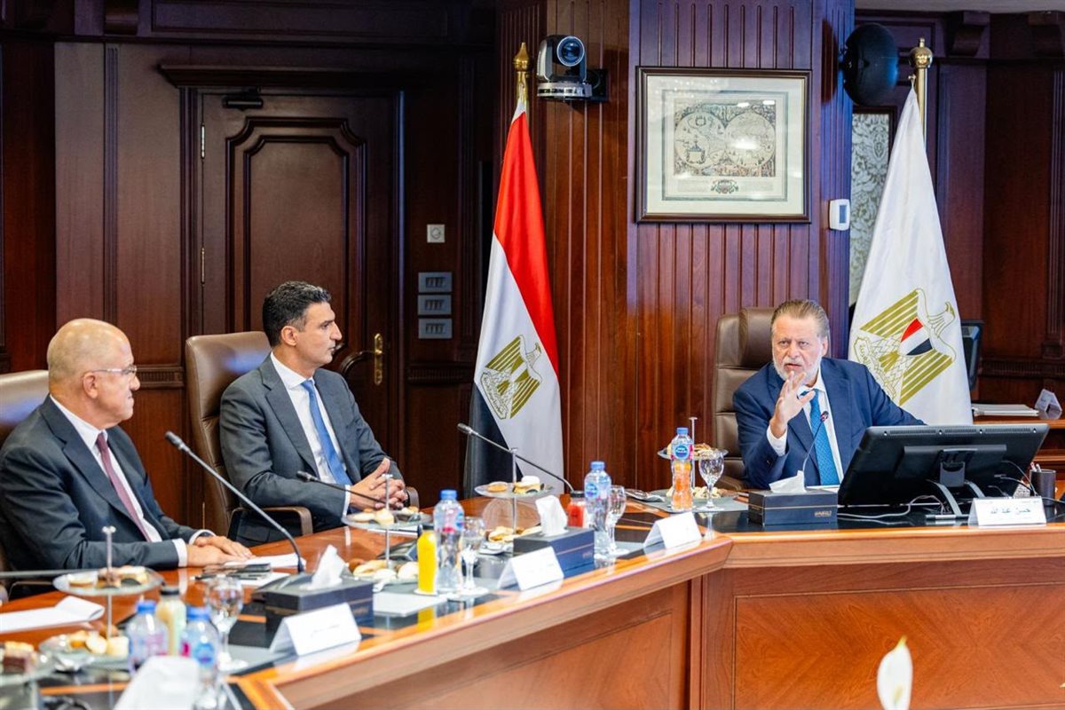 برأسمال مليار جنيه، محافظ البنك المركزي ووزير الصناعة يطلقان صندوق إعادة هيكلة المصانع المتعثرة
